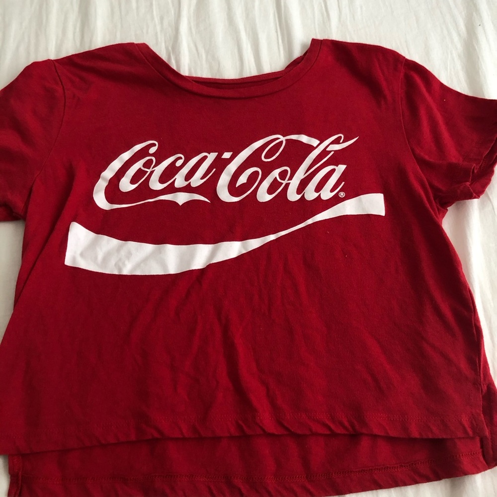 Red Coca-cola logo crop short sleeve.